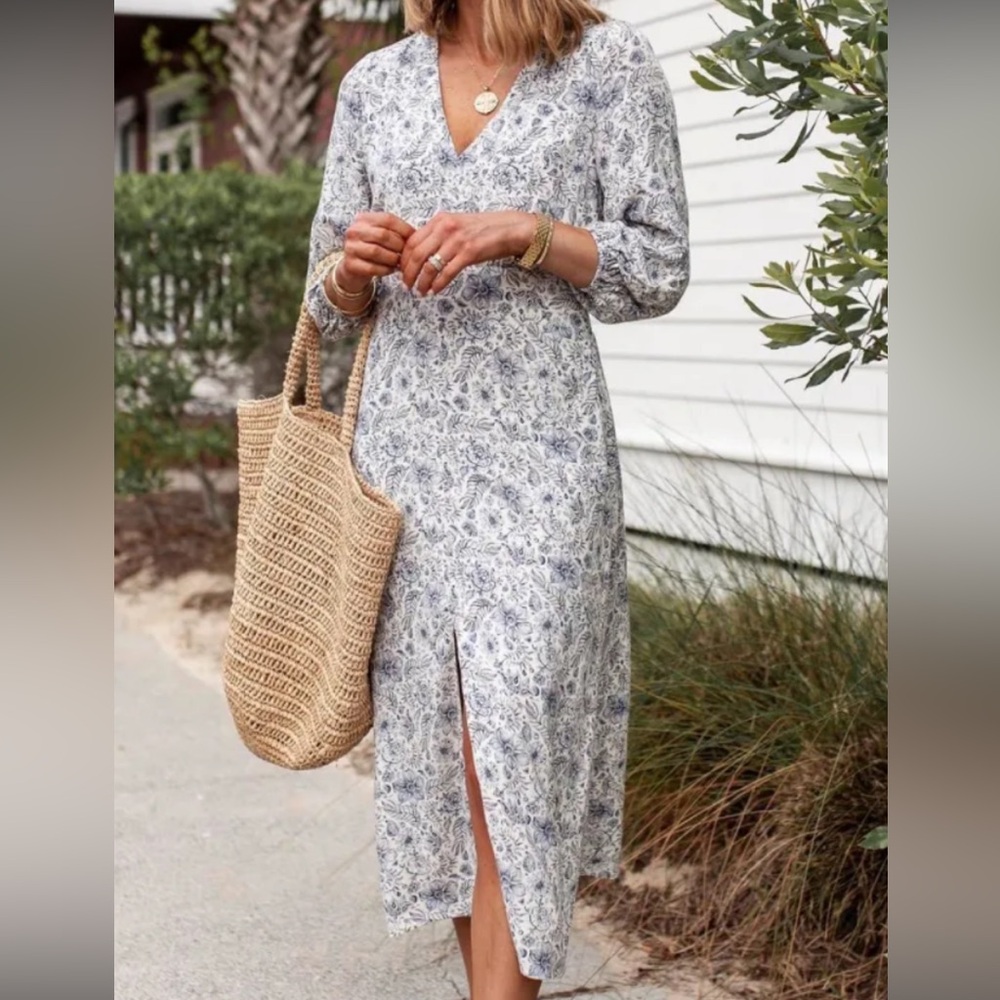 Splendid x Cella Jane Midi Floral V-Neck Maxi Dress with cutout back. Size small